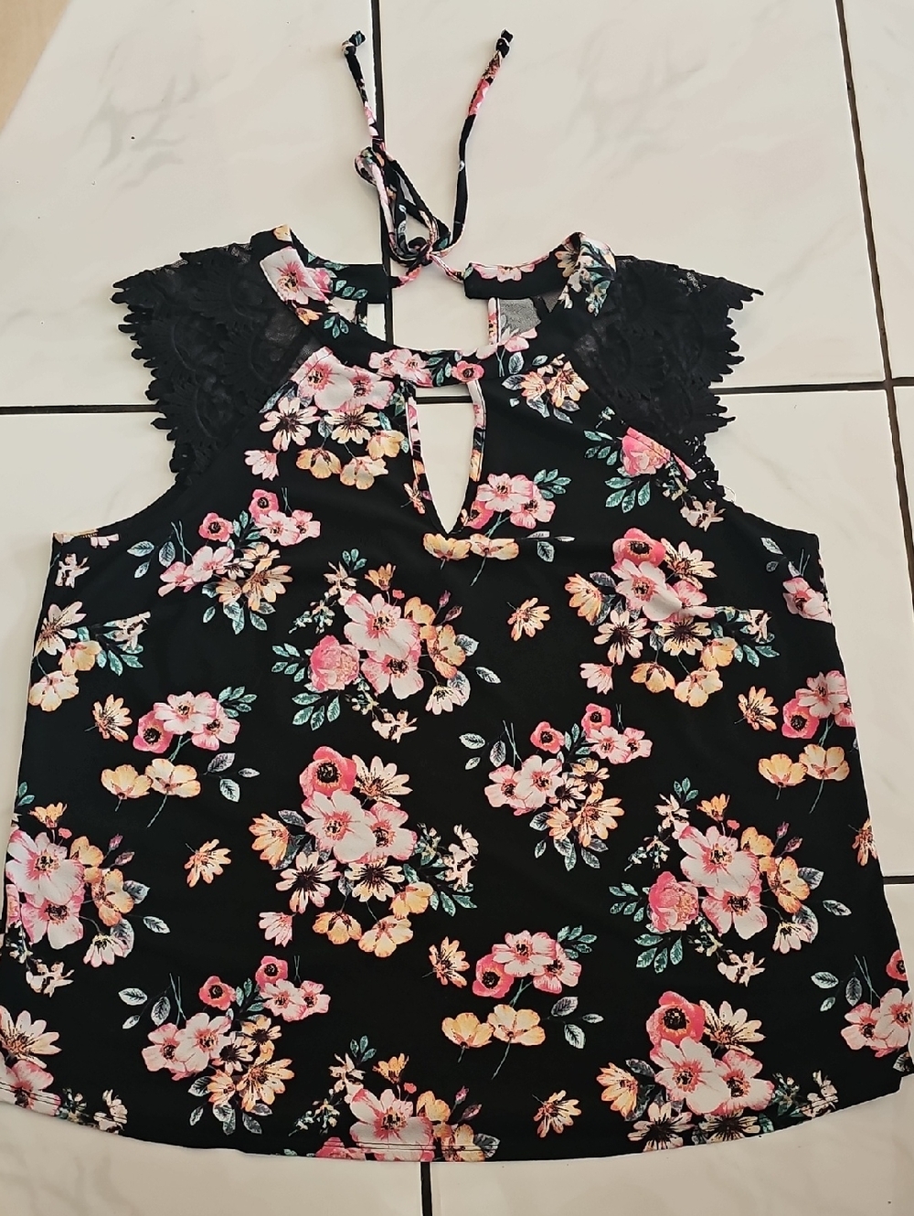Floral Lace-Trim Halter Camisole - Black/Pink